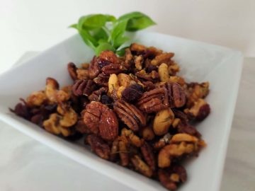 Sweet and Spicy Gourmet Nut Mix