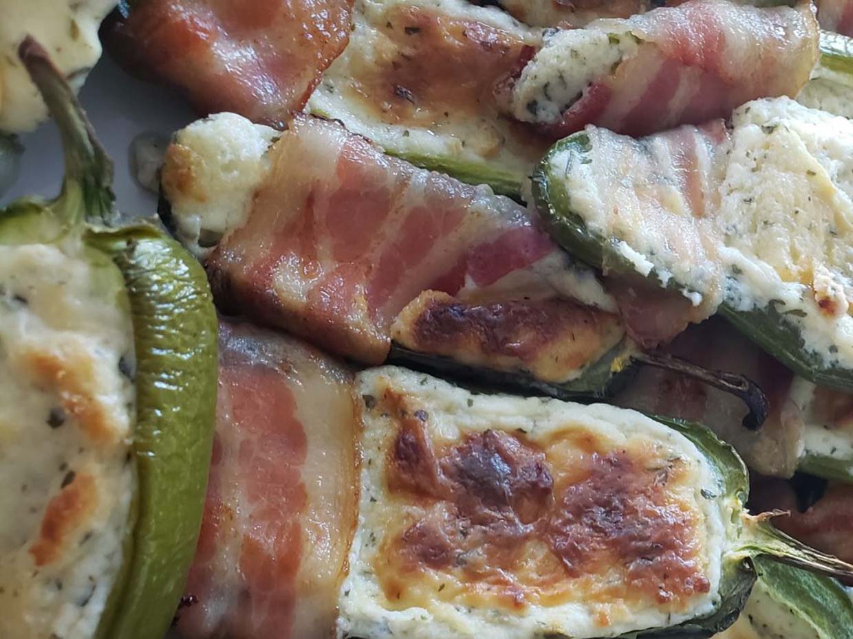 finished jalapeno popper with bacon