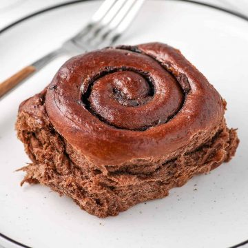 chocolate and cinnamon rolls by bakingjourney.com