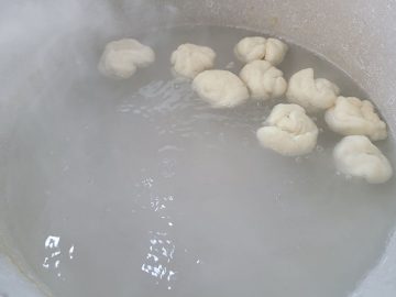 boiling dough rounds